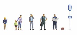 NOC15246 - A l'arrêt de bus