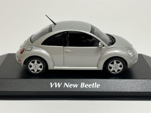 MXC940058000 - VOLKSWAGEN New Beetle 1998 Argent