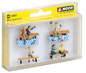 NOC15832 - Brasserie en terrasse avec personnages